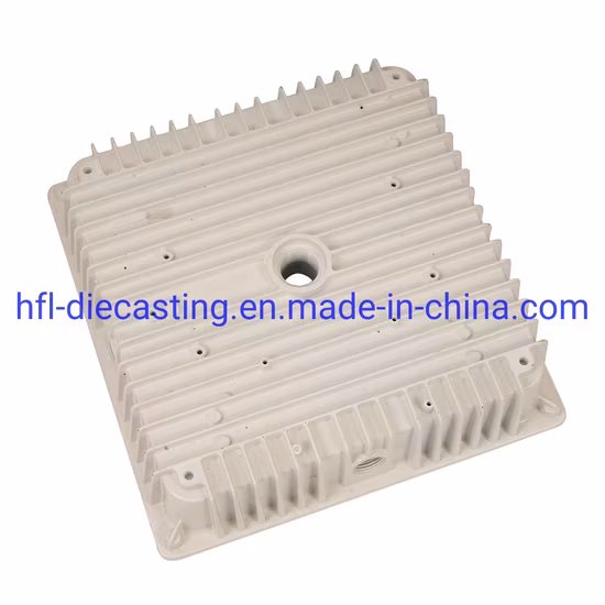 Pieza de fundición a presión de metal Radiador de fundición a presión de aluminio para luz LED Cubierta de luz LED Cuerpo de lámpara Base de lámpara Cubierta de luz